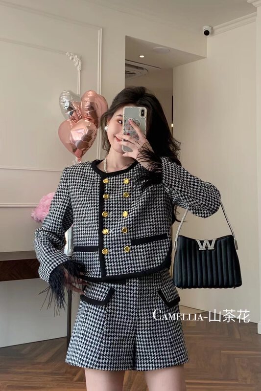 New in autumn!【CAMELLIA】Little woman's fur-edge plaid double-breasted short coat + casual shorts suit 9880# HJY