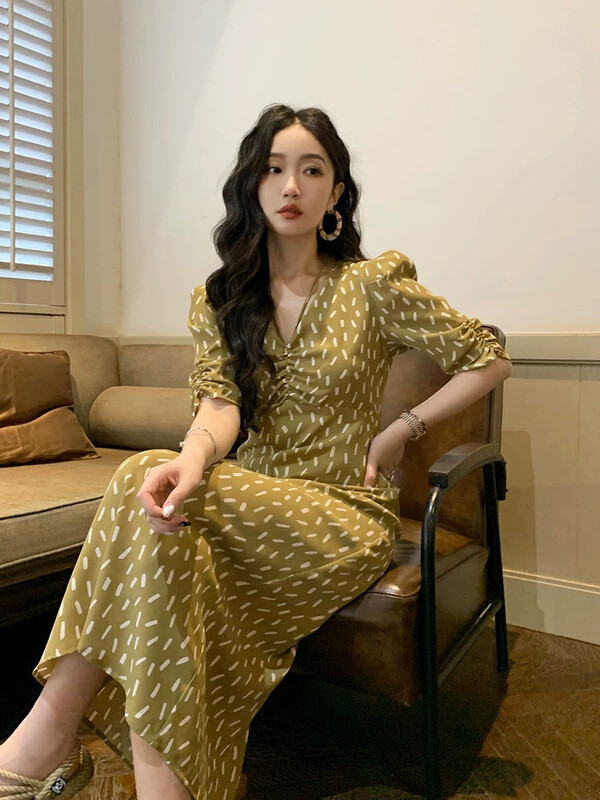 New in early autumn! [SAVAGE] French retro V-neck tie halter neck puff sleeve waist dress E9228# WPL