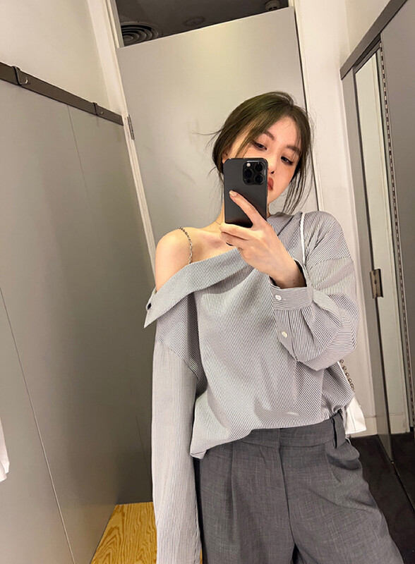 New in early autumn! [SAVAGE] Off-the-shoulder design French shirt E9135# WPL