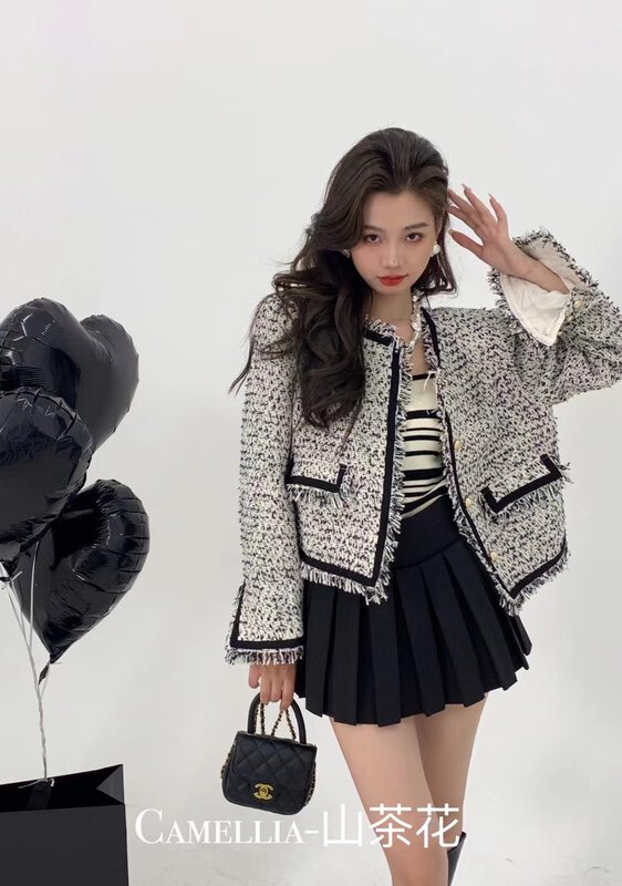 Early autumn new style! [CAMELLIA] fringed edge contrast short coat 9888# HJY