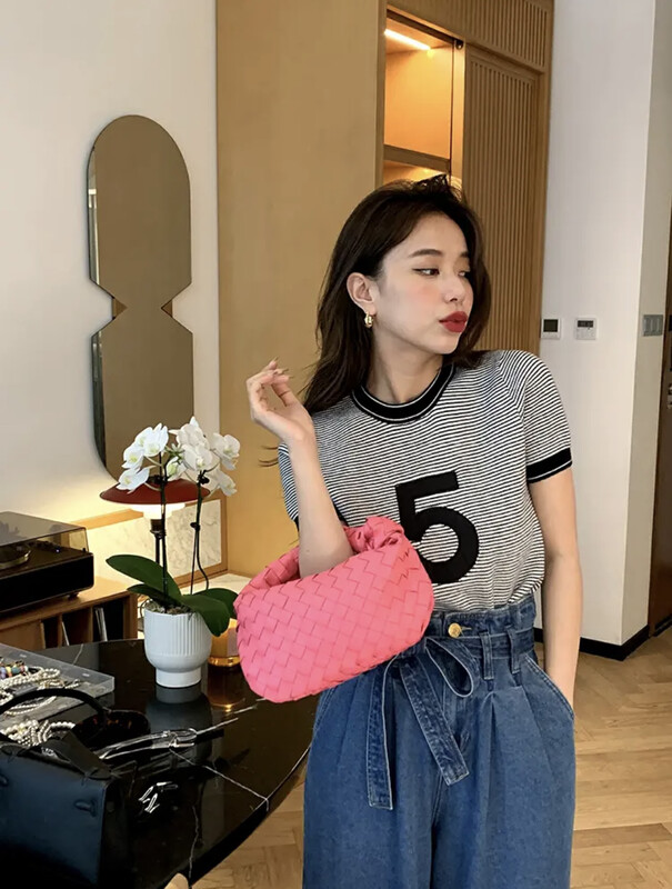 New in early autumn! [SAVAGE] Hot girl style round neck contrast color striped short knitted sweater E9258# WPL