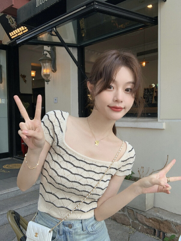 Original price 66.55! 【SAVAGE】Korean sweet and spicy style contrast color wave striped sweater E8868# WPL