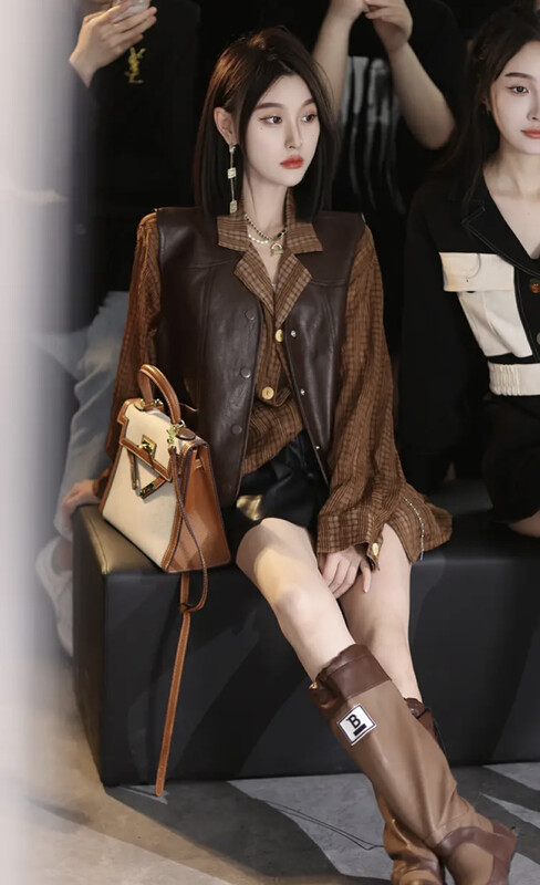 New in autumn! [SAVAGE] French retro V-neck stitching chain design loose sleeveless pu leather vest (chain not removable) E9613# WPL