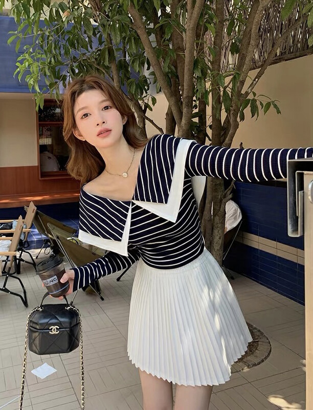 Autumn is new! [SAVAGE] Korean niche V-neck contrast color long-sleeved T-shirt E9656# WPL