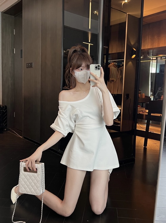 New in early autumn! [SAVAGE] Off-the-shoulder letter hot diamond pleated button waist design dress E9351# WPL