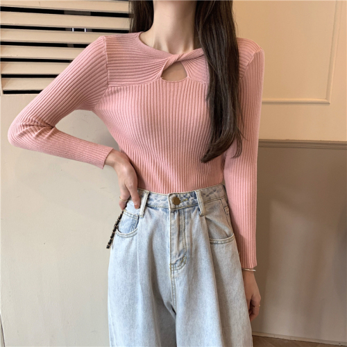 2022 spring and autumn new style core spun yarn long-sleeved design knitted sweater kink hollowed out slim fit slim V-neck sexy trendy