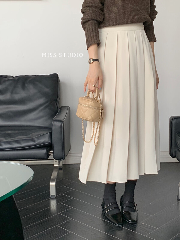 [MISS] Korean simple and versatile pleated skirt L6701