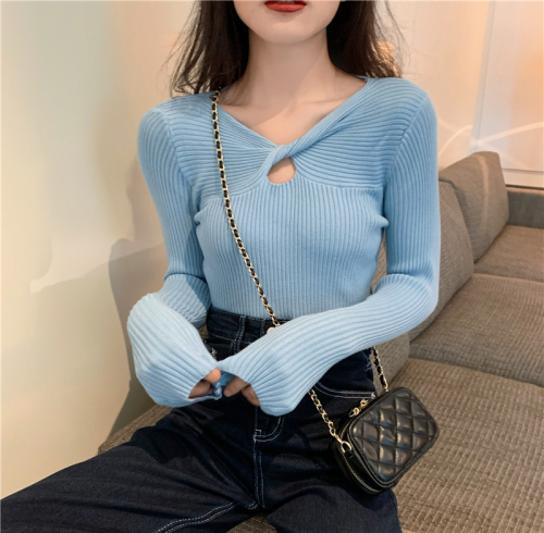 2022 spring and autumn new style core spun yarn long-sleeved design knitted sweater kink hollowed out slim fit slim V-neck sexy trendy