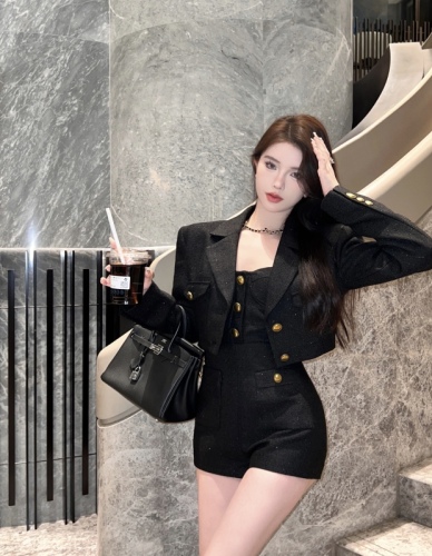 Real shot current price Hepburn Overture High texture woven heavy industry black gold jumpsuit/top/shorts suit female
