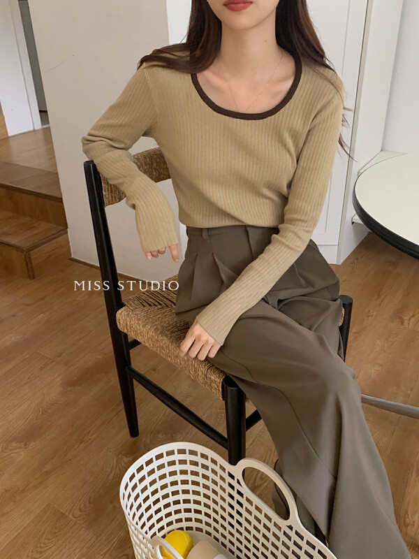 [MISS Miss Home] Korean color matching U-neck simple temperament small shirt C5106