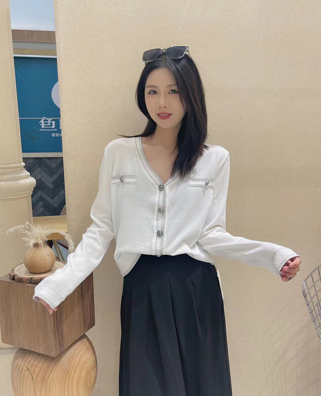 New in autumn!【S.J】Xiaoxiangfeng V-neck loose shirt 2806# LSW