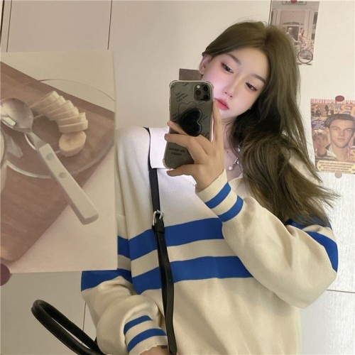 Japanese POLO collar striped knitted sweater women's autumn top 2022 new net red design small popular sweater