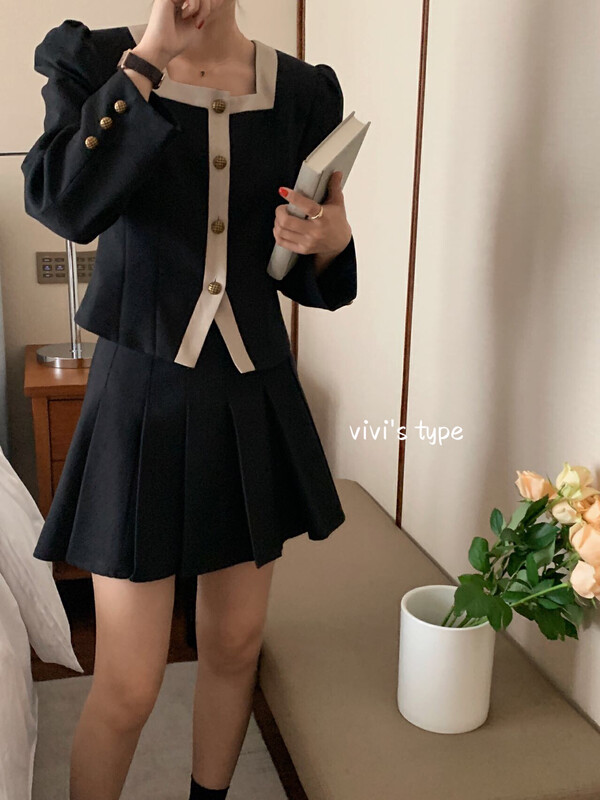 New in autumn! [VIVIS TYPE] French retro pleated college age-reducing skirt 5170# HJY
