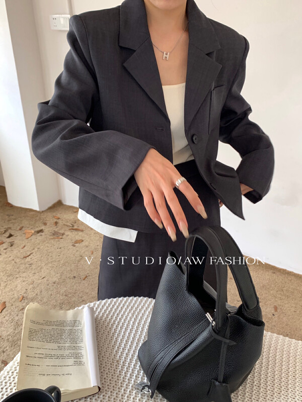 Autumn is new! [FROM.V] Korean style stitching hem short suit + mid-length skirt suit 7992# L