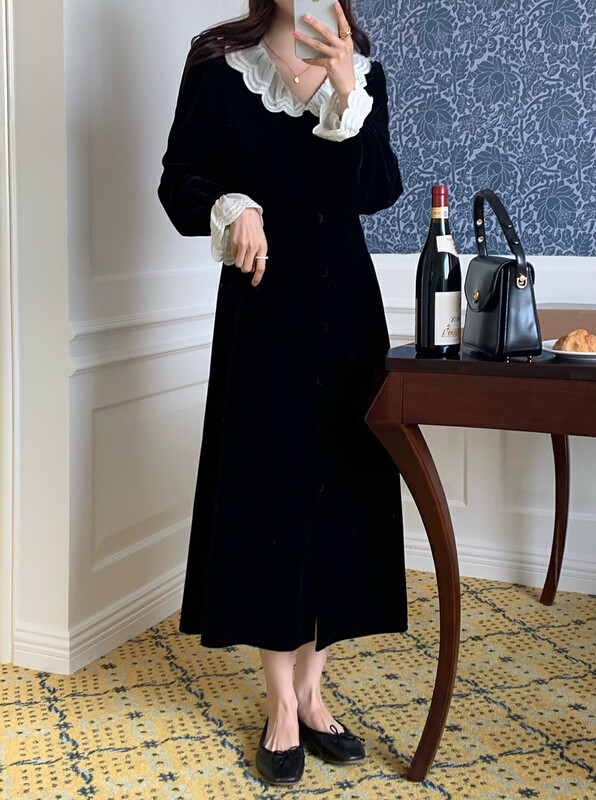 New in autumn! [BOBI] Retro niche gold velvet lace stitching v-neck dress 803# HJY