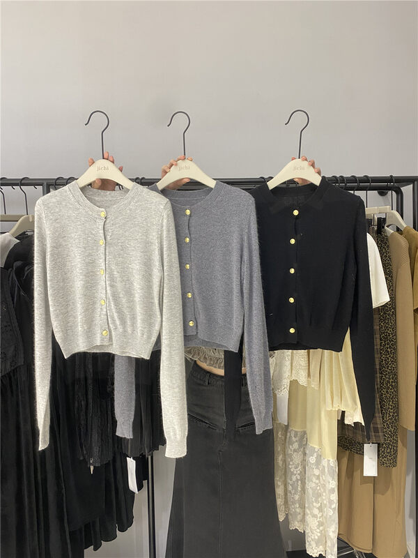 New in autumn! [ZICCI] round neck single-breasted loose warm sweater 106751# XYJ