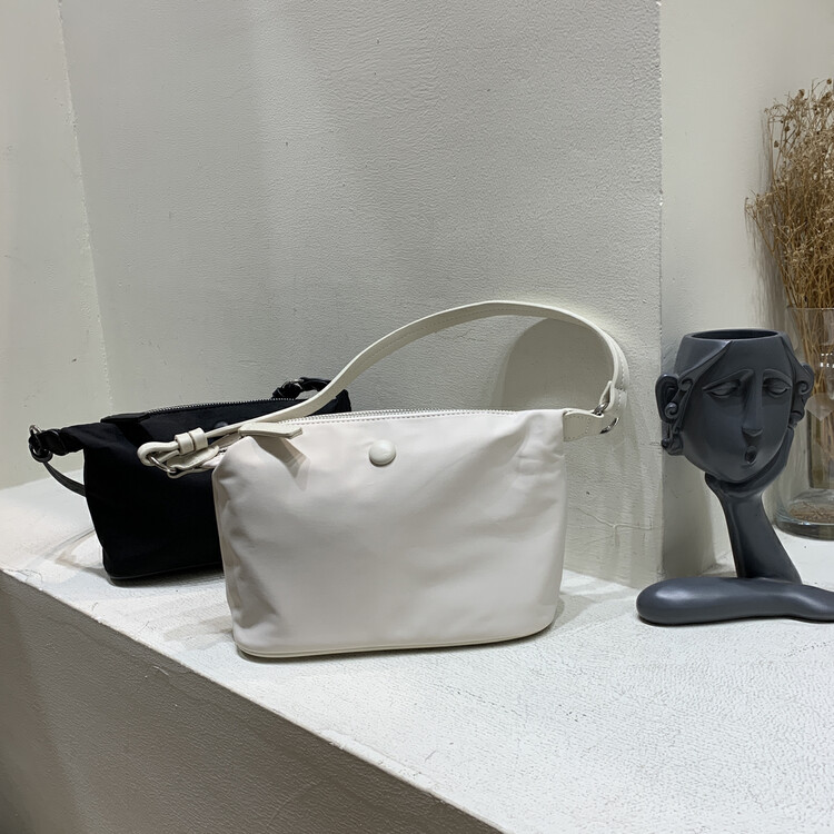 【MISSLAN】Fashion niche design simple shoulder bag E222# XJ
