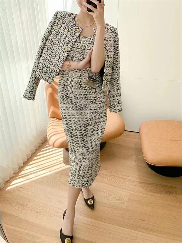 New in early autumn! [Clothing] Round neck single-breasted small fragrance coat + temperament slim skirt suit 1214# PCZ