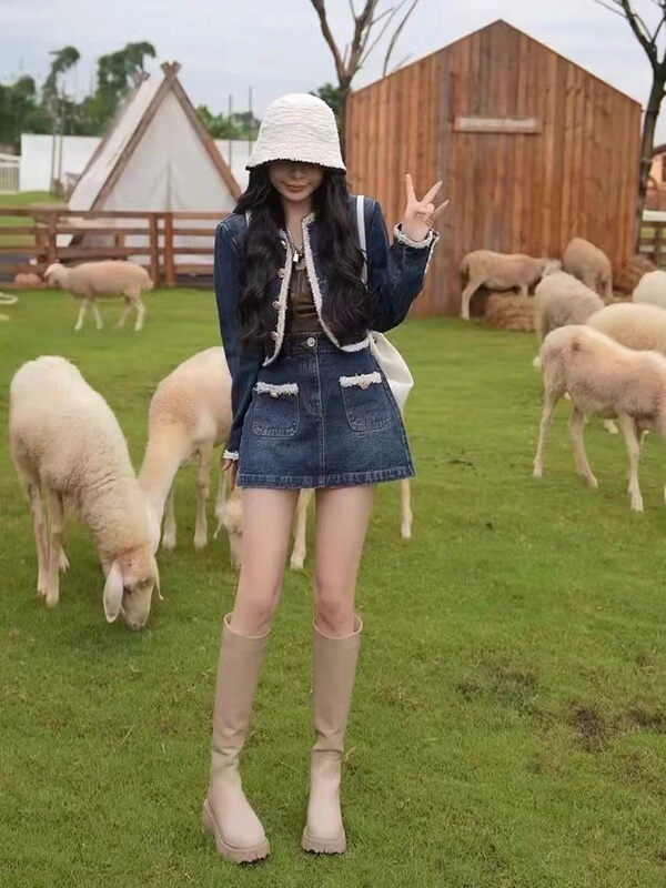Autumn is new! [Clothing] temperament contrast color edge round neck denim jacket + high waist short skirt suit 1321# PCZ