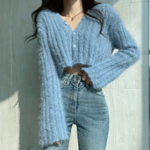 Korean chic early autumn all-match niche V-neck single-breasted warm long-sleeved short knitted cardigan soft waxy sweater women