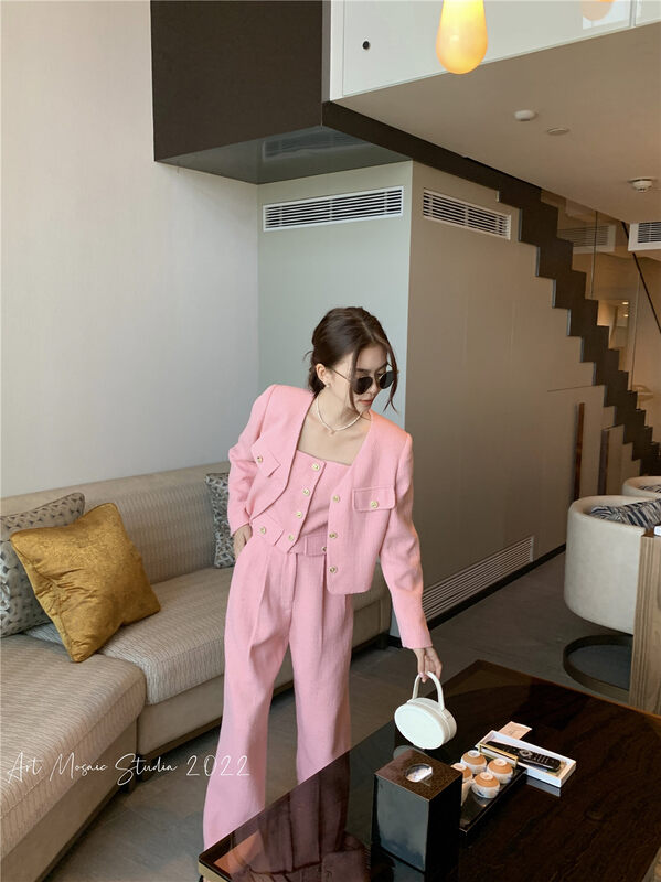 New in early autumn! [REMAIN] Simple Camisole + V-Neck Single-Breasted Jacket + Straight High Waist Rest Suit 225057# XYJ