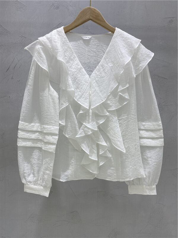 New in early autumn! [Strict selection - planting grass into trees] V-neck slim fit ruffled shirt YS1-XC16-18006-L# GYJ