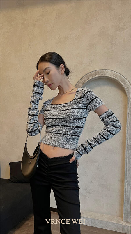 New in early autumn! [VRNCE] Square neck temperament thin short-sleeved T-shirt (with sleeves) 7302AC# XYJ