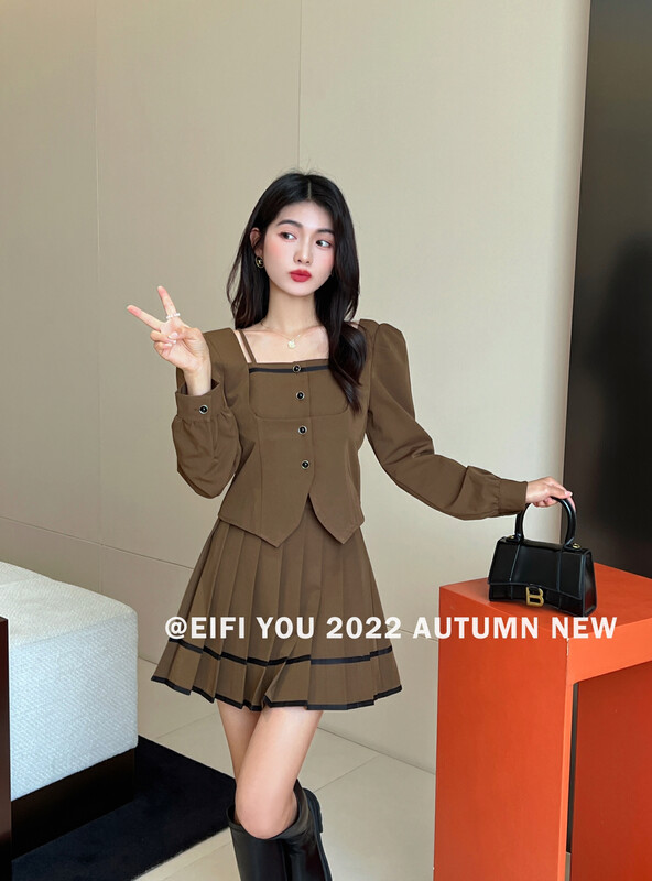 New in autumn!【EI FI YOU】French square collar irregular top + pleated skirt suit 5168# LSL