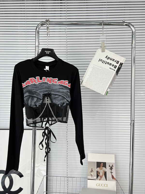 New for Autumn! [BAOBAO (FAN FAN)] Alphabet Tape Printed Long Sleeve T-Shirt (With Non-Removable Chain) 0737# OZQ