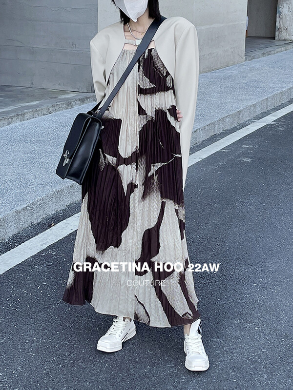 [GRACETINA HOO] Design rose print suspenders stacked magic dress LY6209