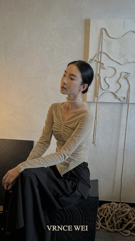 New in autumn! [VRNCE] Big-name minimalist irregular V-neck temperament small shirt 5311# XYJ