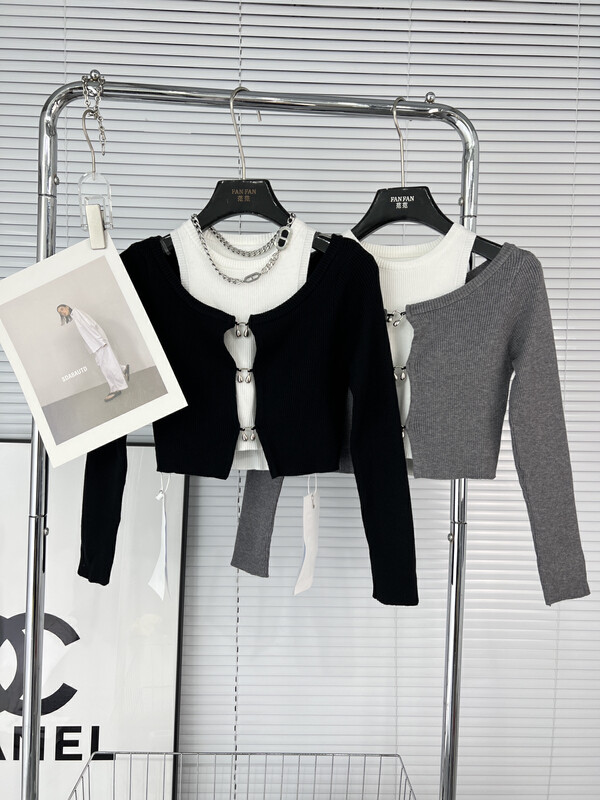 New in autumn! [BAOBAO (FAN FAN)] Hollow sexy knitted sweater + simple camisole suit 0777# OZQ