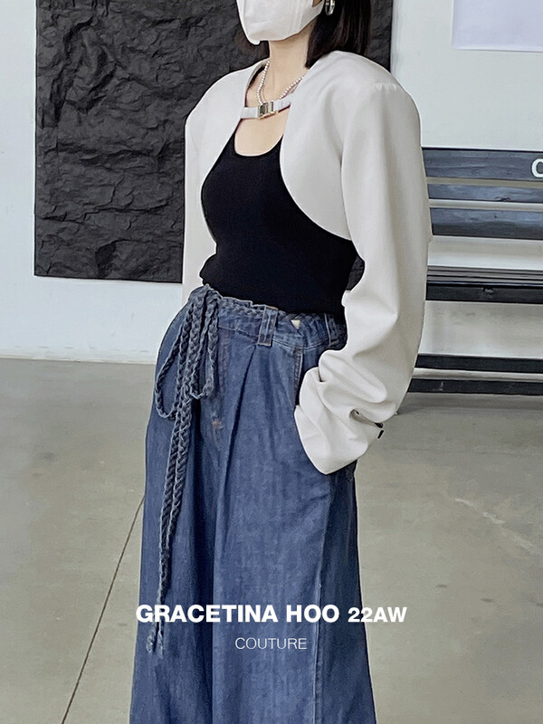 [GRACETINA HOO] Small-sized silhouette shoulder pad buckle design short coat WT586