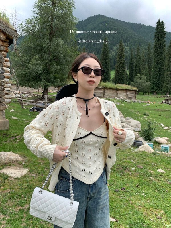 New in early autumn!  【DT CLASSIC】Romantic and elegant hollow design warm sweater (only selling sweaters) 4913# XYJ