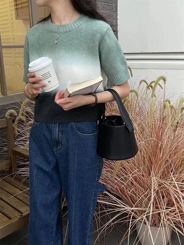 New in autumn! [BINGBING] Gradient Round Neck Thin Warm Sweater 8615# XYJ
