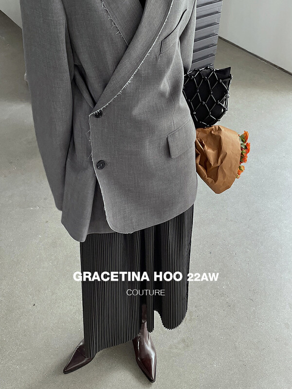 [GRACETINA HOO] niche silhouette shoulder pads splicing suit WT588