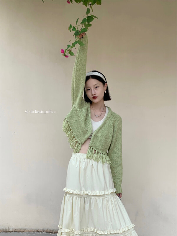 New in early autumn! [DT CLASSIC] Simple solid color V-neck short sweater (only sells sweaters) M5052-AW# JHY