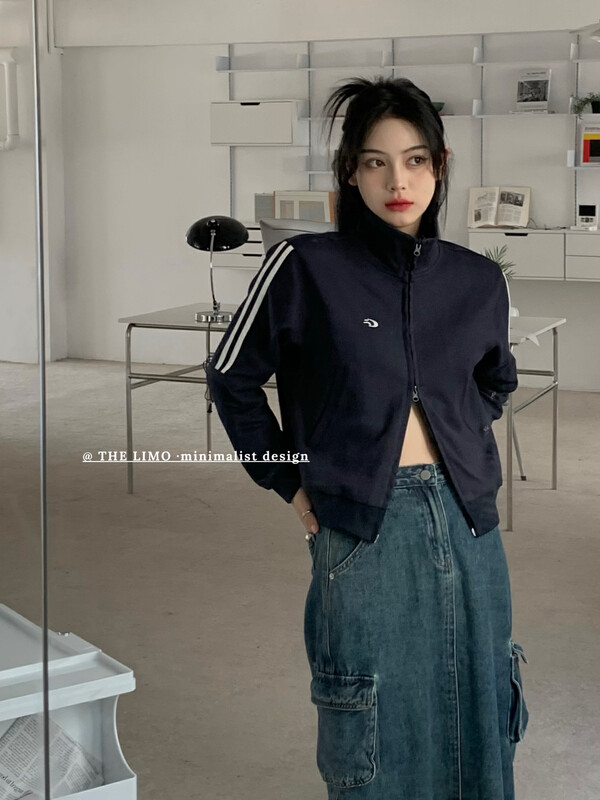 Autumn is new! [THE LIMO] three-bar sleeves all-match fashion short jacket (with brooch) 6861# XYJ