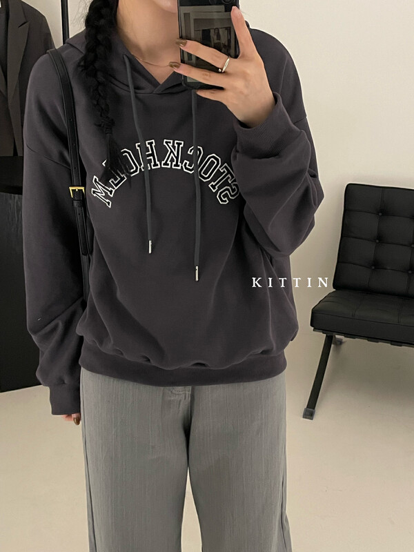 【KITTIN】Korean Letter Embroidered Sweatshirt 3102