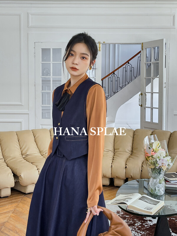 New in early autumn! [HANNA Hanna] commuter sexy small V-neck vest H10289# JHY