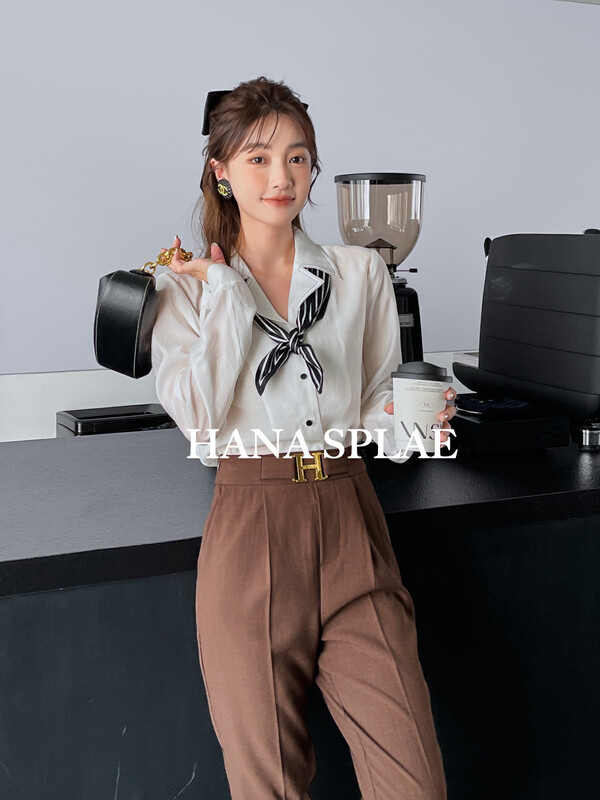 [HANNA Hanna] [Hanna] Elegant and simple style shirt striped silk scarf streamer small shirt hit shirt (with silk scarf) H10365# JHY