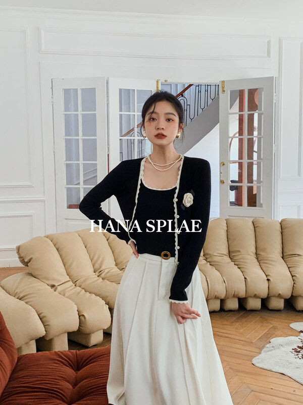 Autumn is new! [HANNA Hanna] Xiaoxiang Contrast Color Flower Shirt (with Vest) H10329# JHY