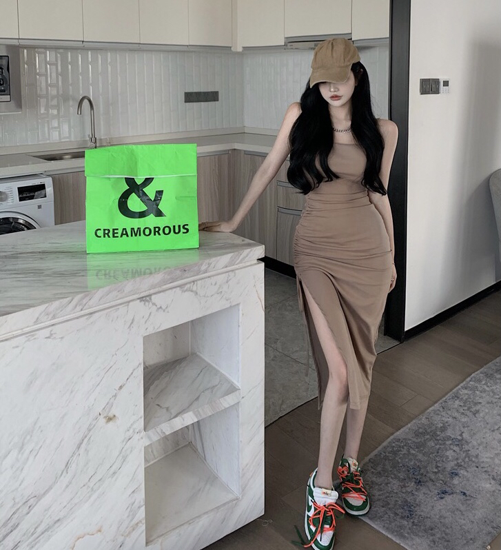 [XINYUANJIEYI Aragaki Yui] Light familiar style suspenders sexy hot girl little black dress summer new French niche split peach hip long dress 579A# PCZ