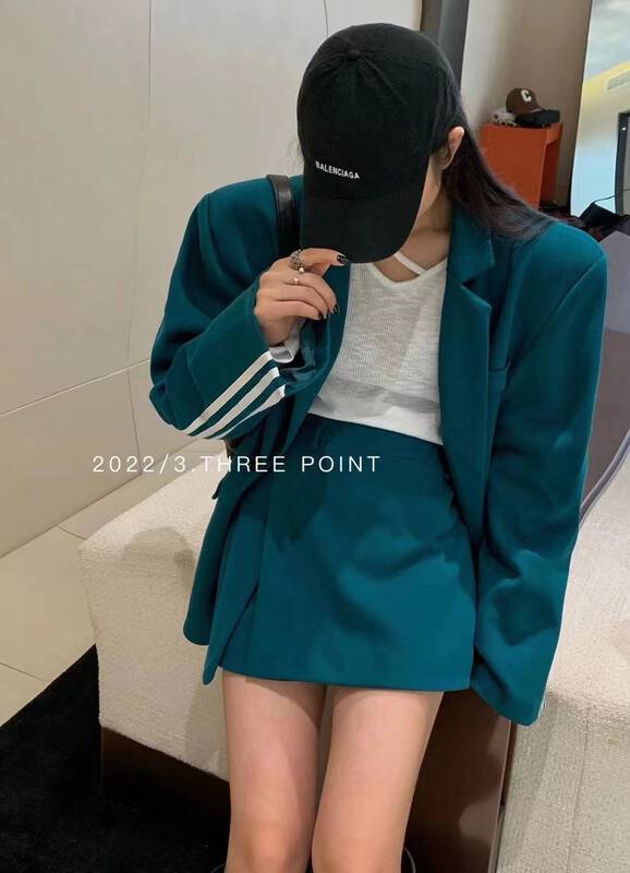 Autumn is new! [3.THREE POINT] Korean version of striped temperament suit + design niche skirt suit 6089# ZXL