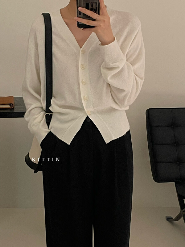 【KITTIN】Korean V-Neck Shell Button Knit Sweater 1330# FHX