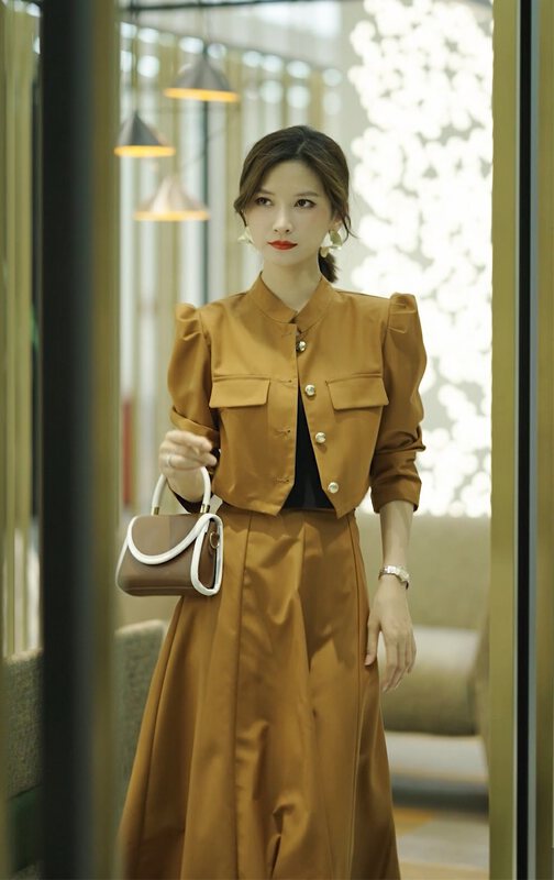 New in autumn! [Aite. Samari] Commuter simple shirt + solid color A-line skirt suit 770# JJ