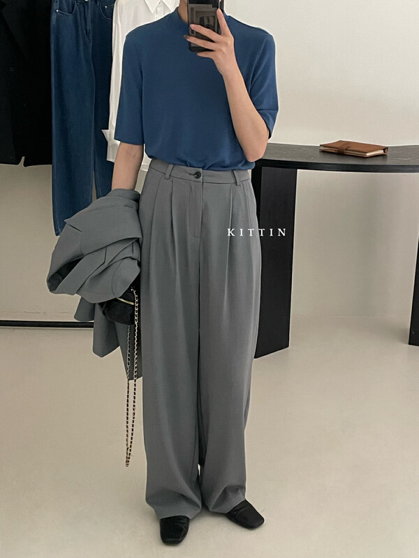 [KITTIN] Korean version of the simple and versatile mid-collar bottoming short-sleeved T-shirt 307FW