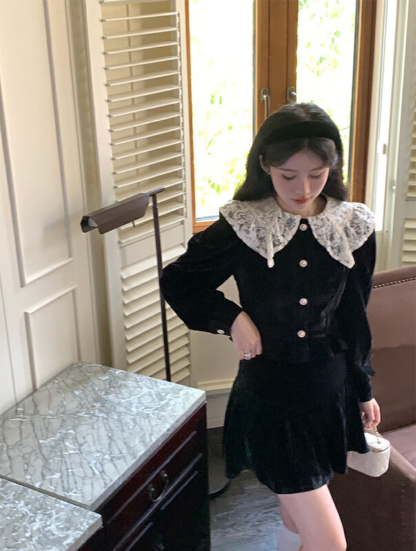New in autumn!【W DESIGN】French stitching lace velvet shirt + high waist skirt two-piece suit 74851# WPL