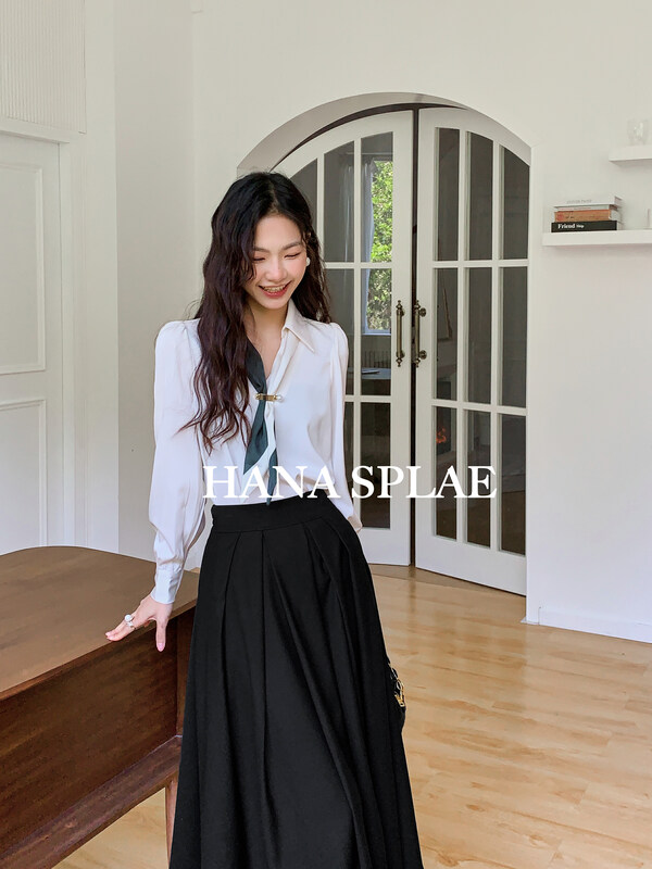 New in early autumn! [HANNA Hanna] metal brooch embellished casual all-match shirt (with silk scarf) H10296# JHY