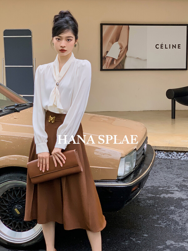 New in early autumn! [HANNA Hanna] OL temperament metal buckle high waist slim skirt H3288# JHY